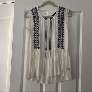 THML White Peplum Sleeveless Blouse Women’s size Medium with Bib Collar